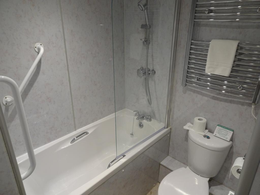 Fernbank Hotel Μπεϊσινγκστόουκ Εξωτερικό φωτογραφία