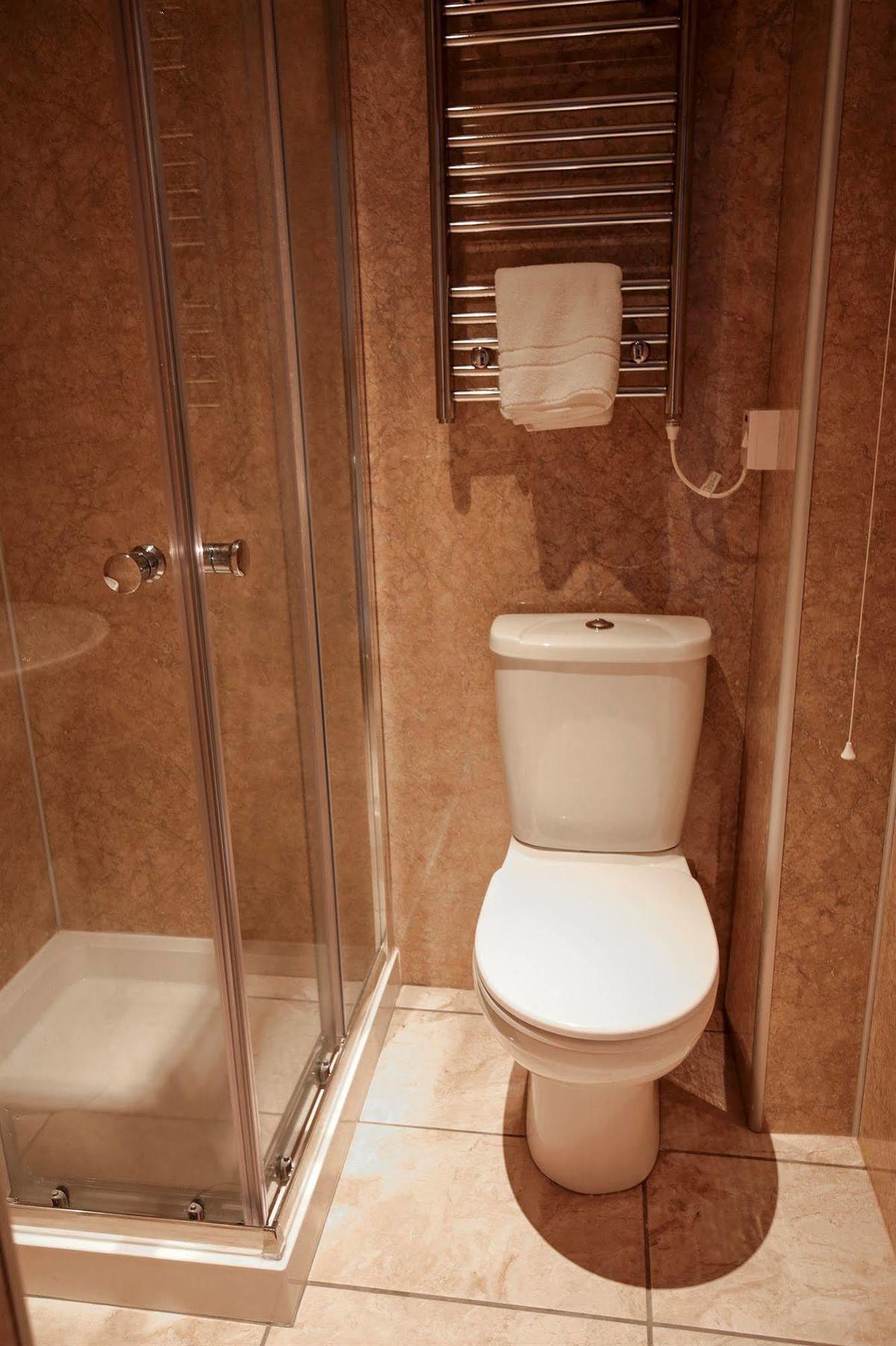 Fernbank Hotel Μπεϊσινγκστόουκ Εξωτερικό φωτογραφία